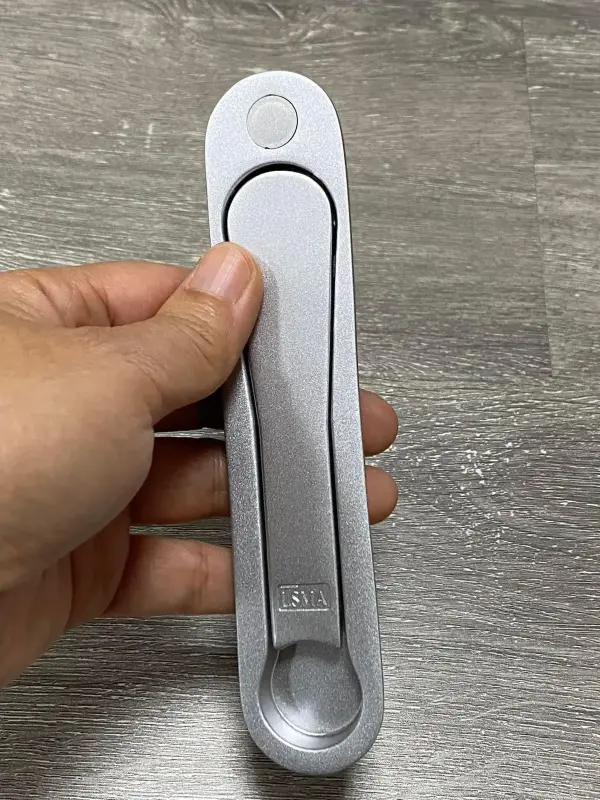 Touch type window lock
