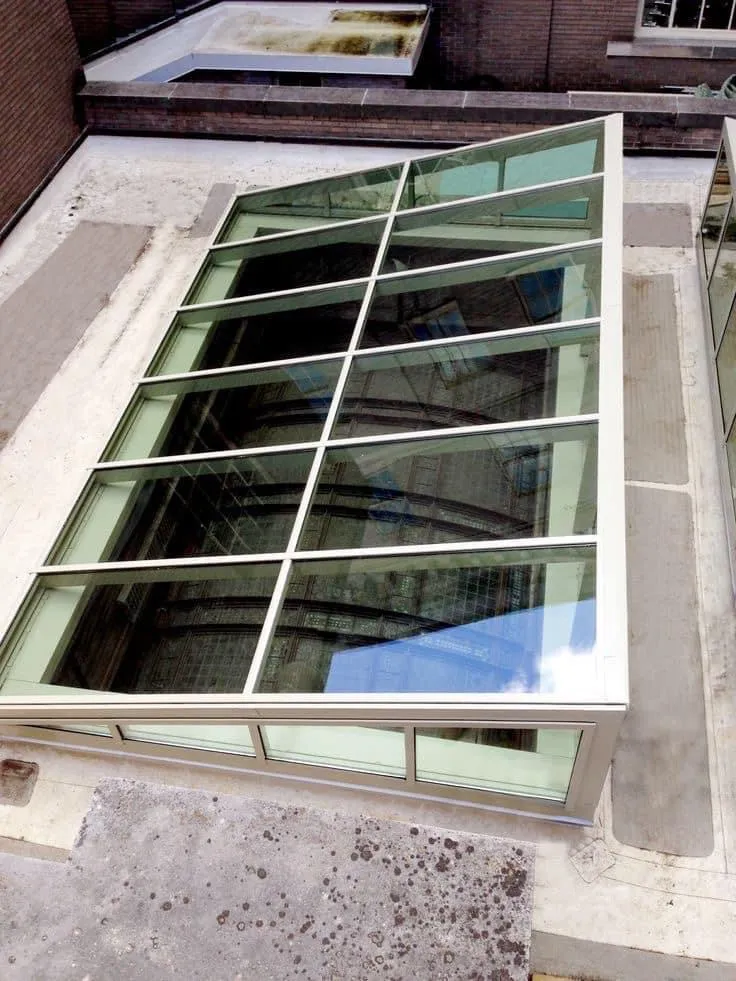 Thumbnail: skylight roof system detail